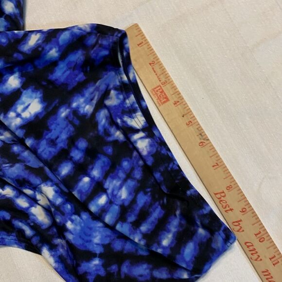 Speedo size 8 blue and black tie-dye razorback lightly padded swimsuit - Picture 7 of 7